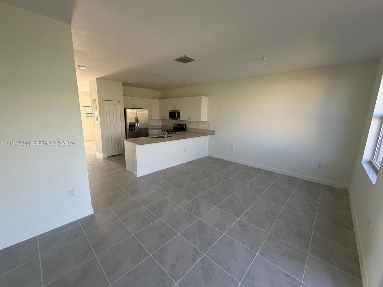 2732 Se 26th Ave #2732 - Photo 6 of 12