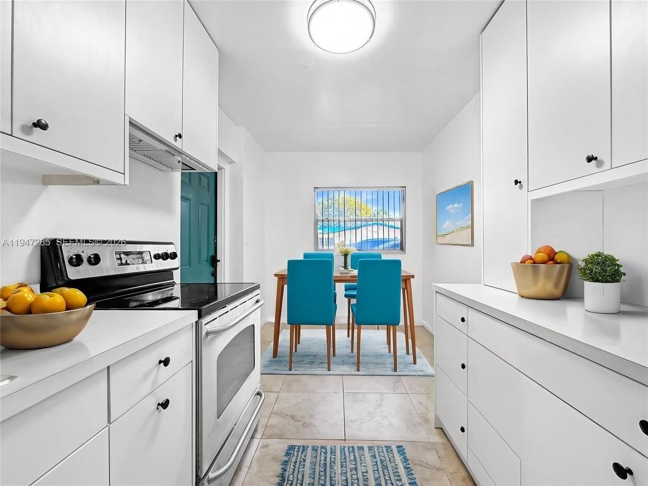 883 Sw 10th St #1 - Photo 2 of 20