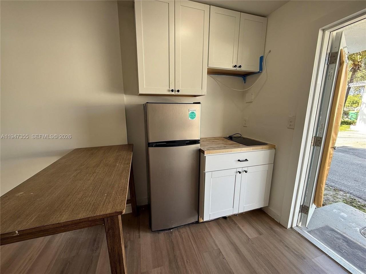 1725 Hayes St #4 - Photo 3 of 8