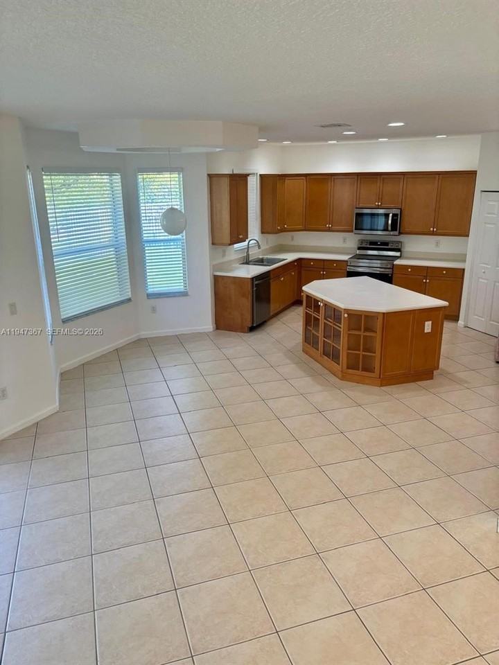 15845 Sw 49th Ct #0 - Photo 6 of 38