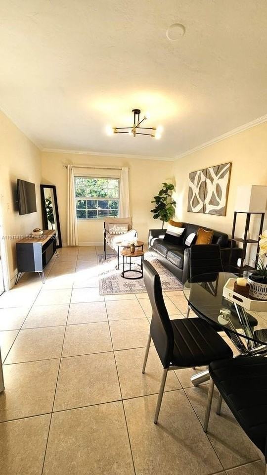 70 Nw 31st St #2 - Photo 4 of 7