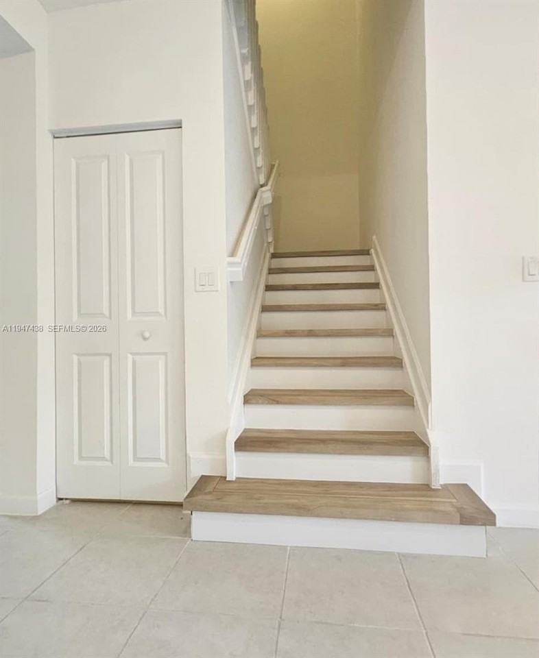 2437 Nw 119th Ter - Photo 4 of 20