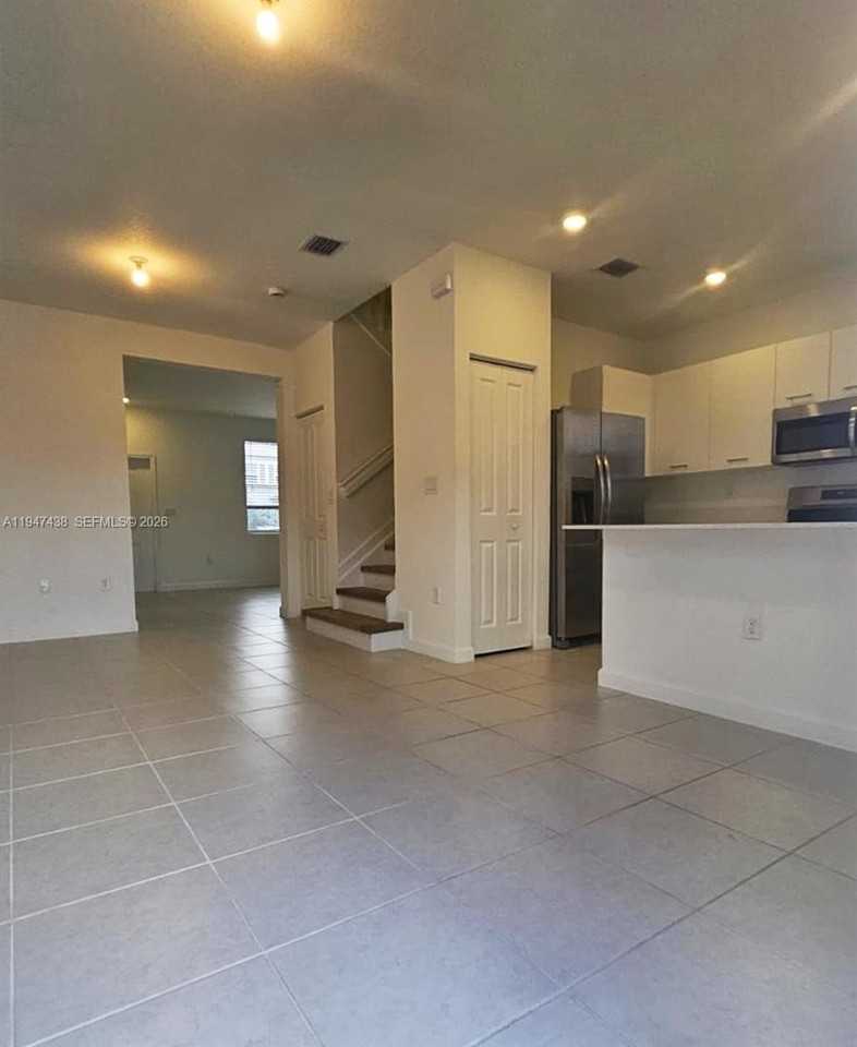 2437 Nw 119th Ter - Photo 5 of 20