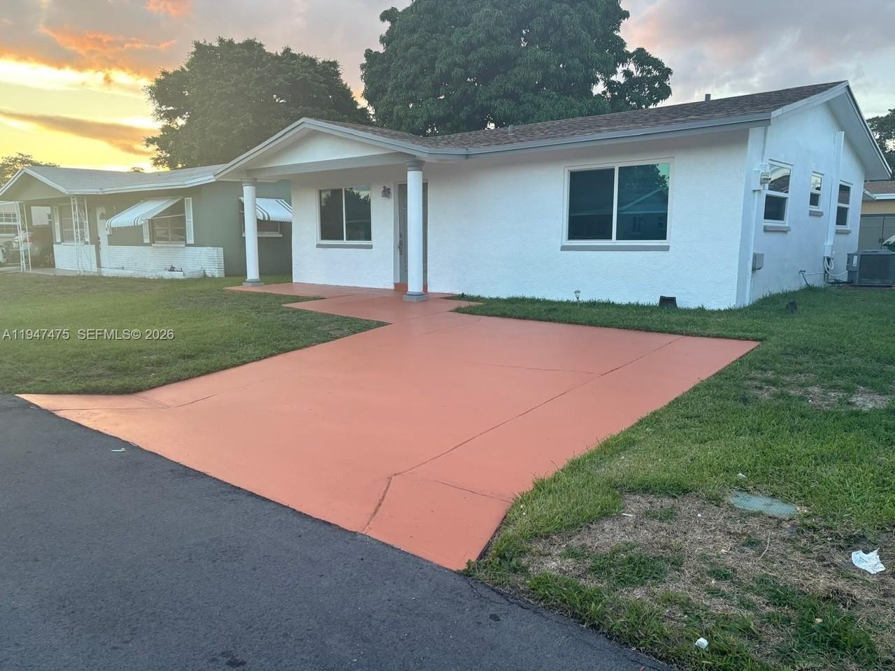 4715 Nw 44th St - Photo 2 of 33