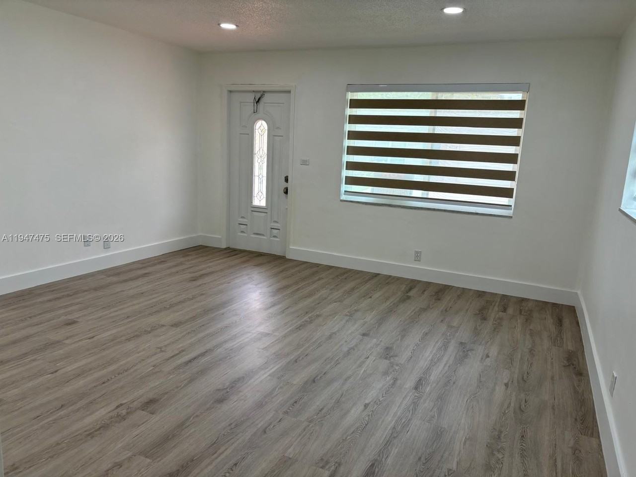 4715 Nw 44th St - Photo 6 of 33