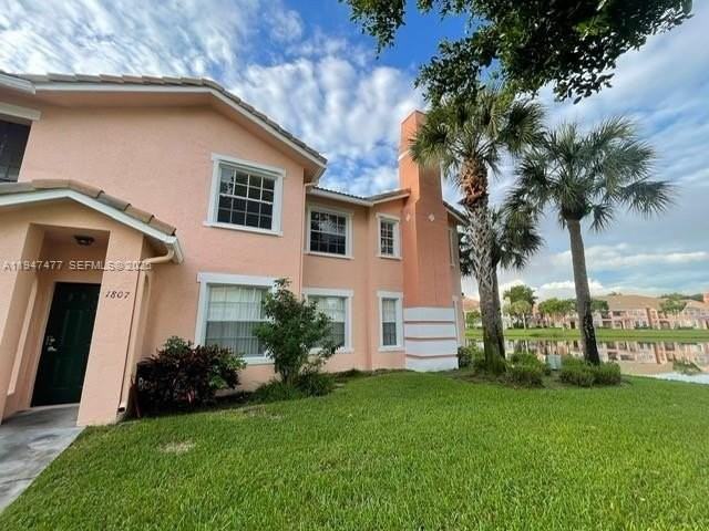 1807 Belmont Ln #1807 - Photo 4 of 11