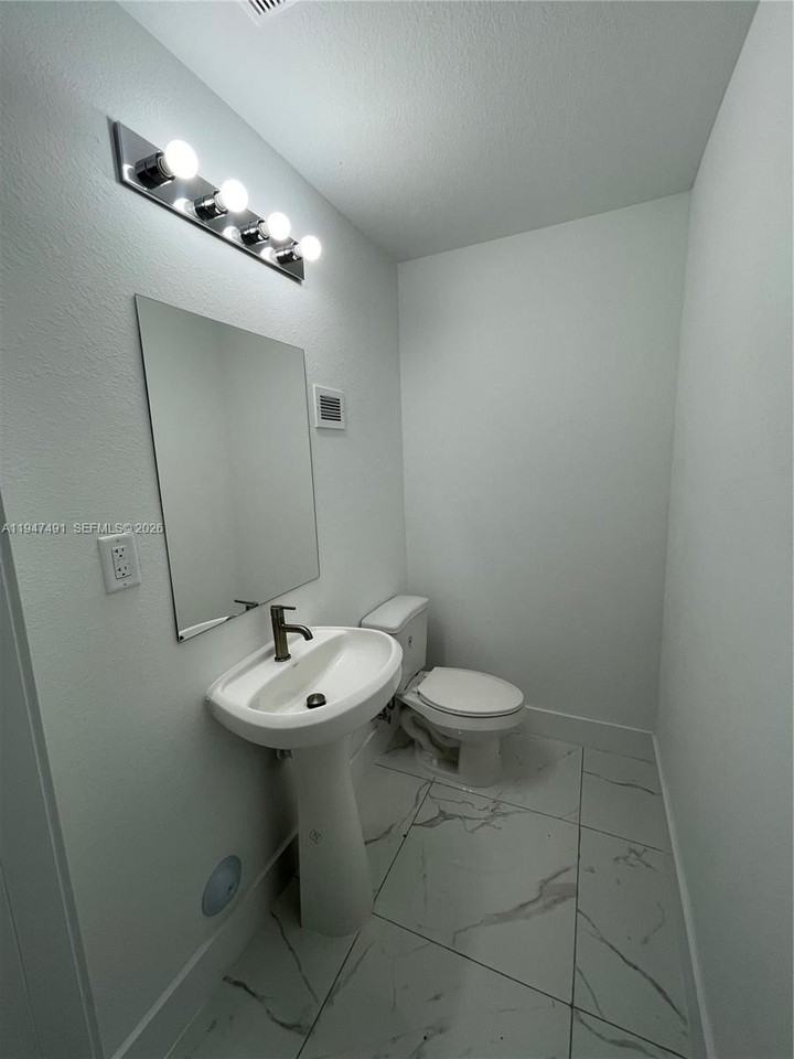 25822 Sw 144th Ct #25822 - Photo 7 of 19