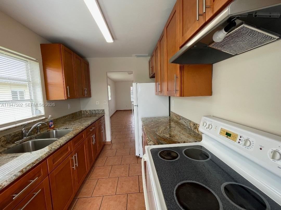 10104 Sw 20th St - Photo 3 of 9