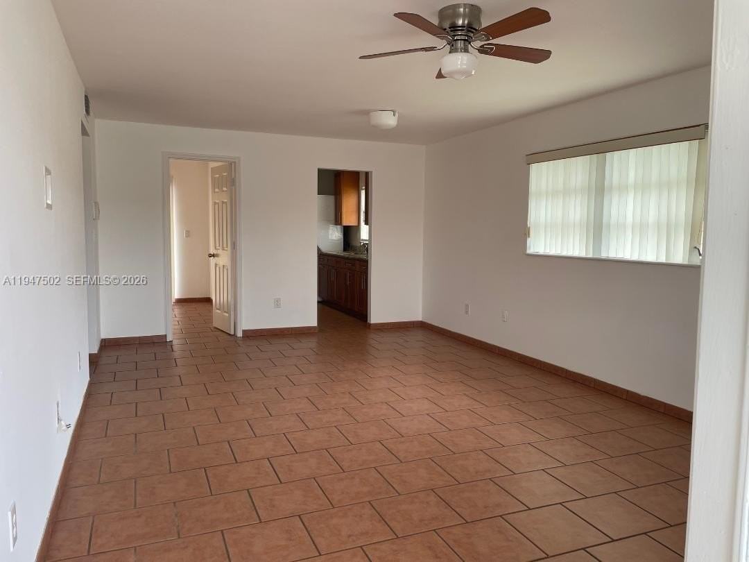 10104 Sw 20th St - Photo 4 of 9