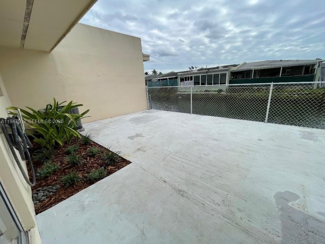 10104 Sw 20th St - Photo 7 of 9