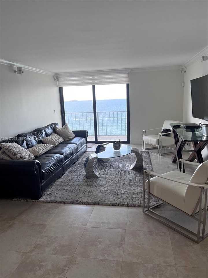 2625 Collins Ave #1407 - Photo 7 of 19