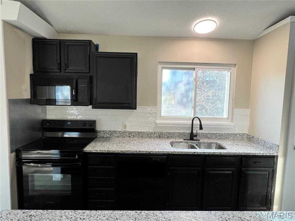 11 Cognac Dr - Photo 7 of 41