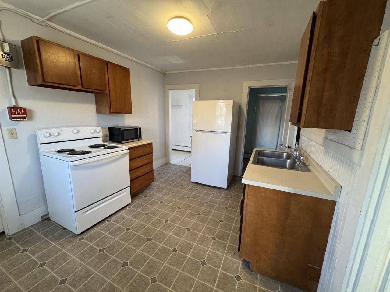 70 Court St #1 - Photo 5 of 9