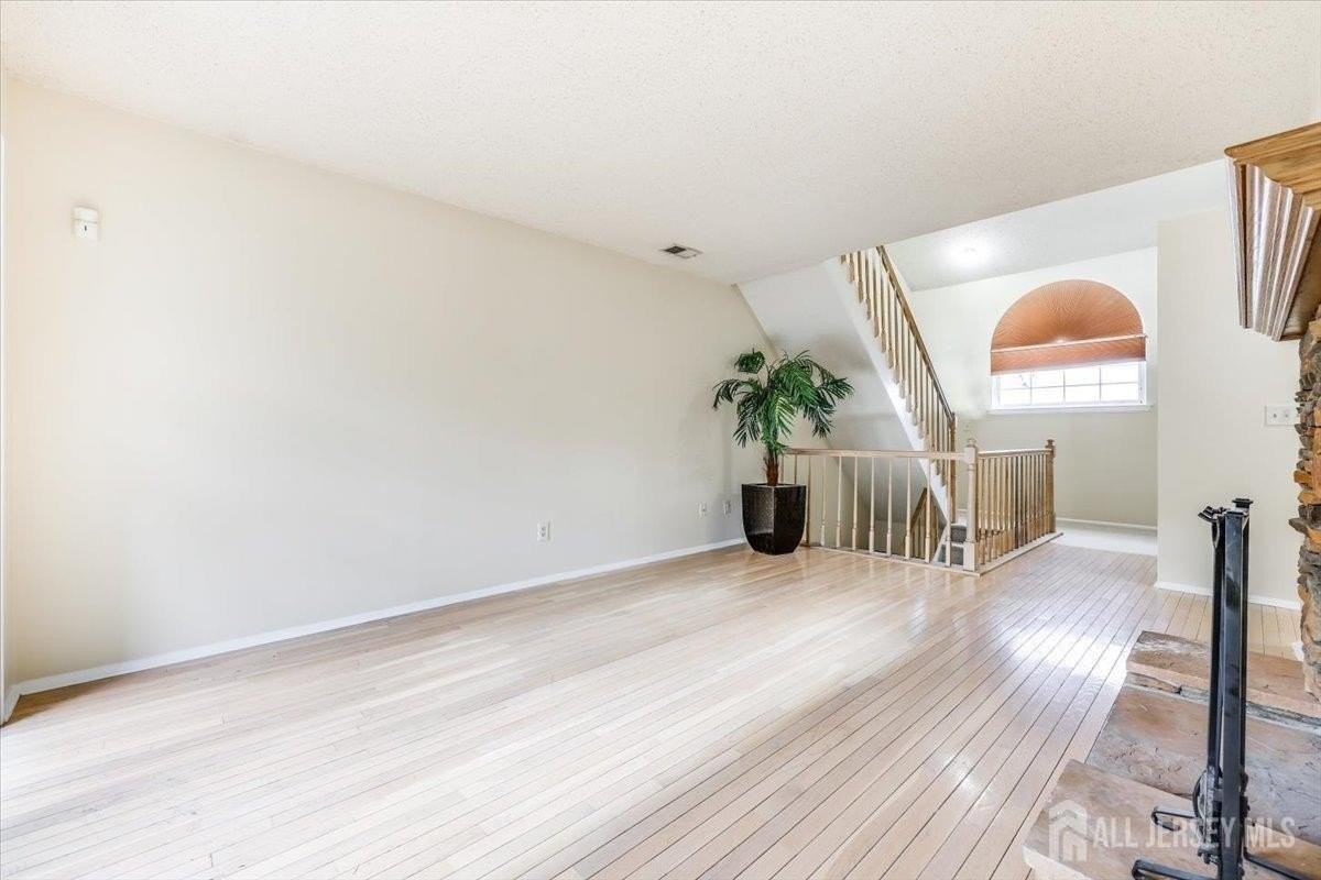 54 Tanglewood Ct - Photo 6 of 27