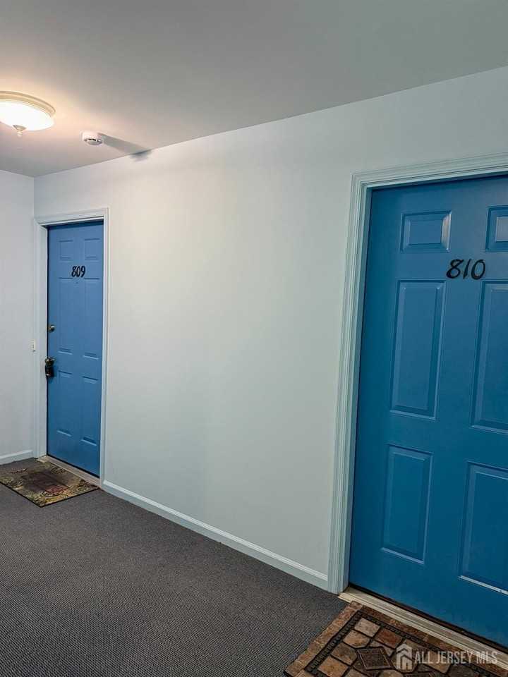 809 Woodhaven Dr - Photo 4 of 18