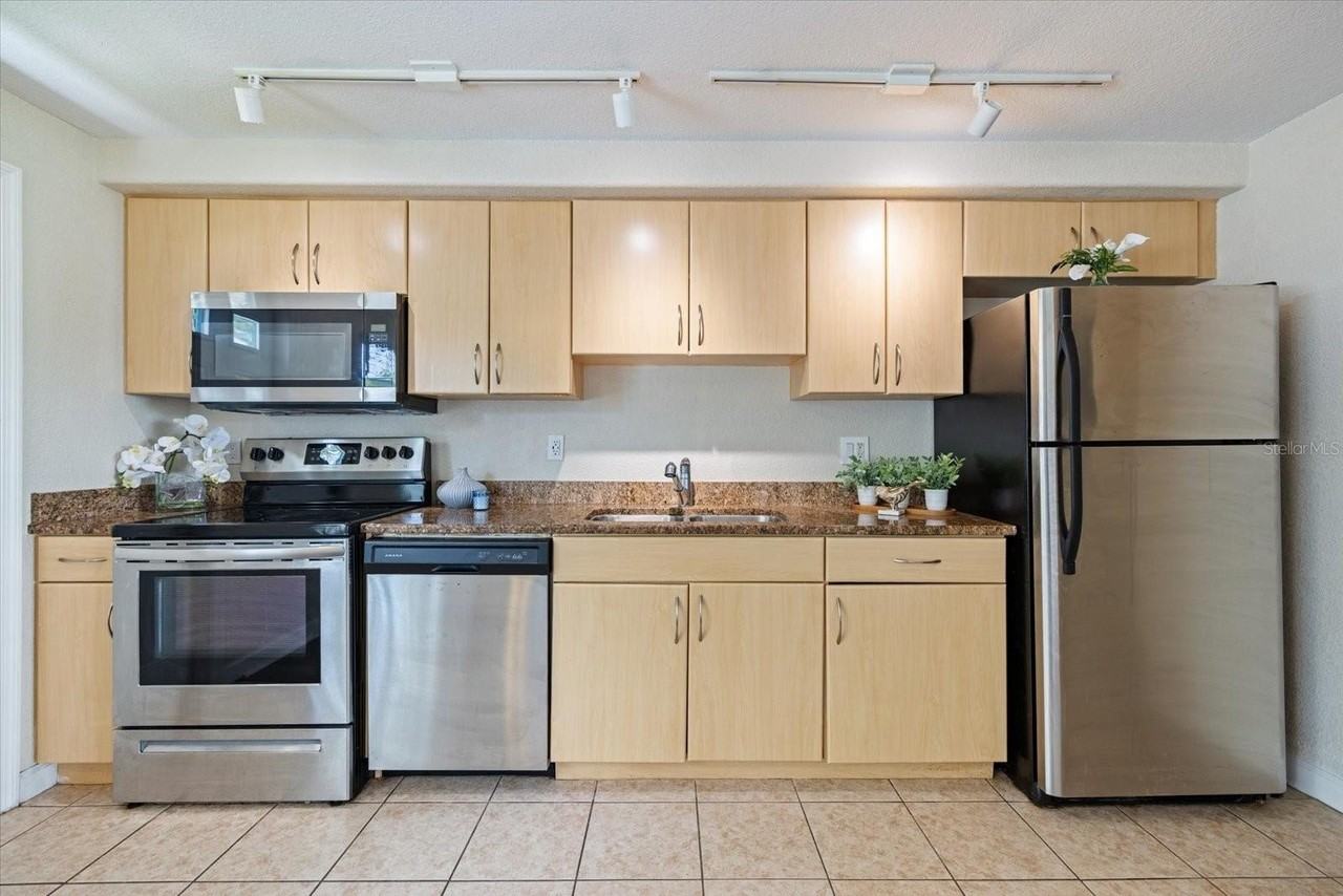 960 Highland St #A6 - Photo 3 of 25