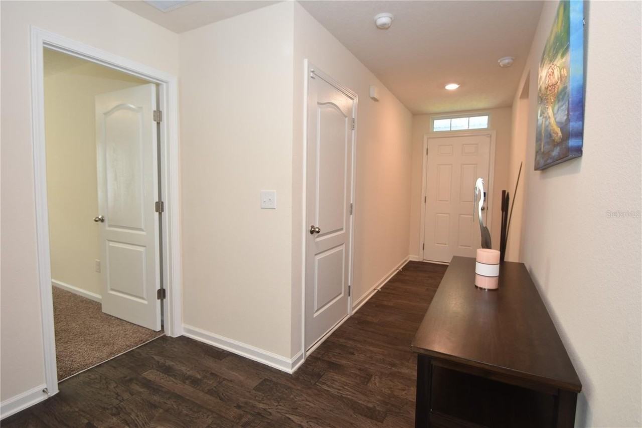 27 Grand Par Ct - Photo 3 of 39