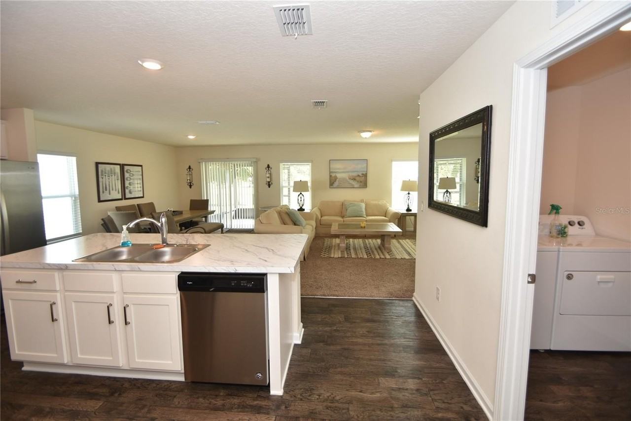 27 Grand Par Ct - Photo 4 of 39