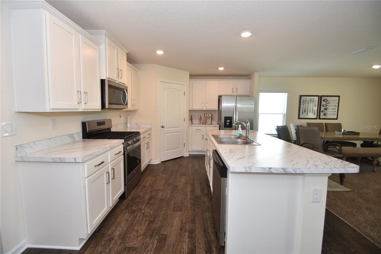 27 Grand Par Ct - Photo 5 of 39