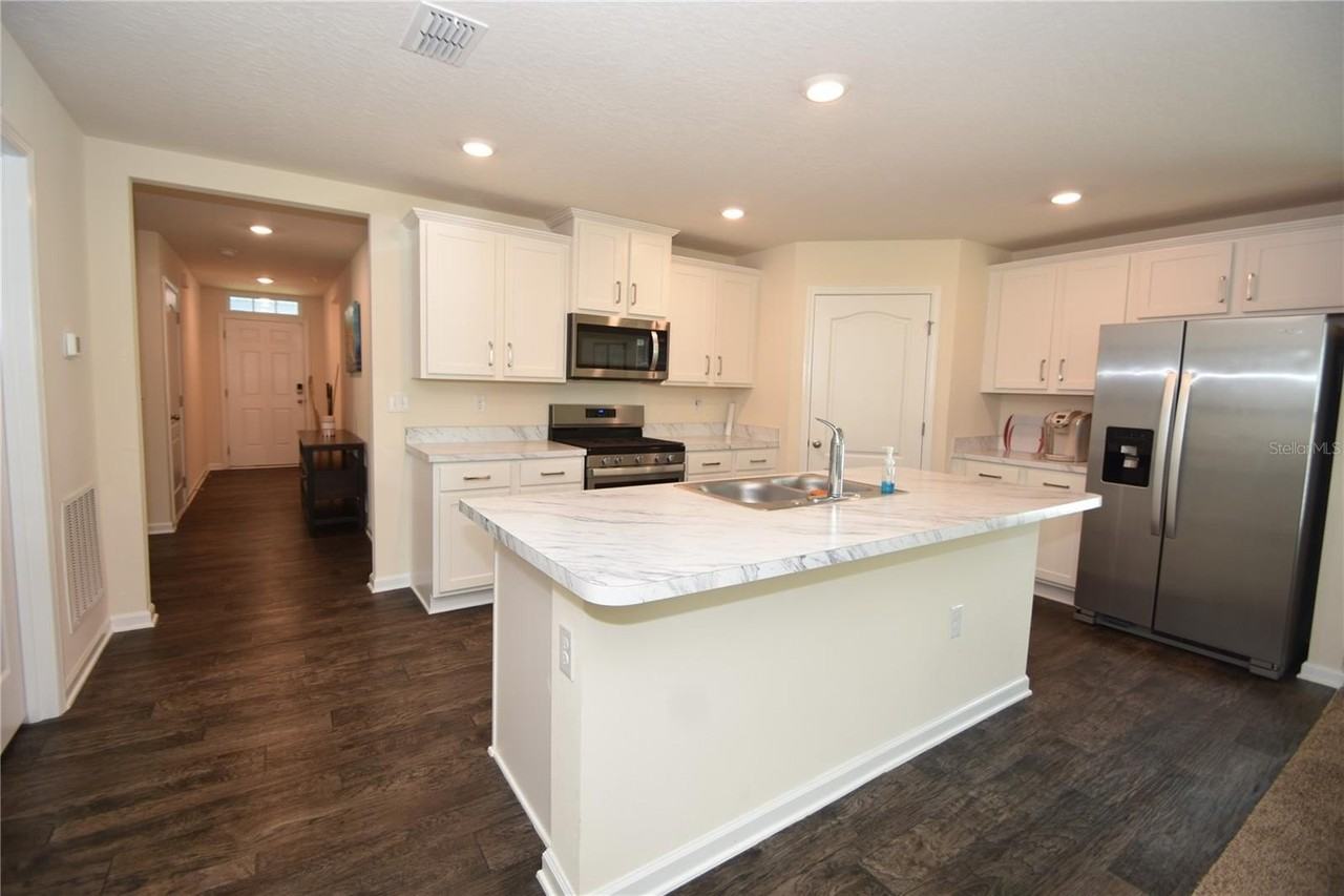 27 Grand Par Ct - Photo 6 of 39