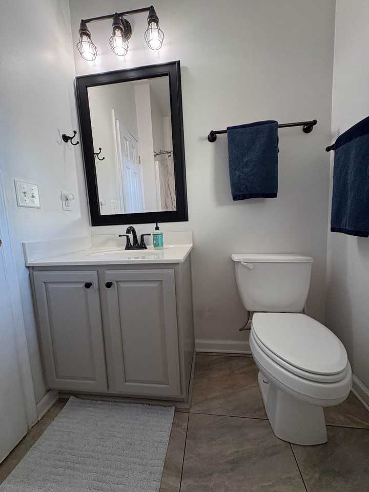 4717 Farm Lake Dr #1 - Photo 5 of 28