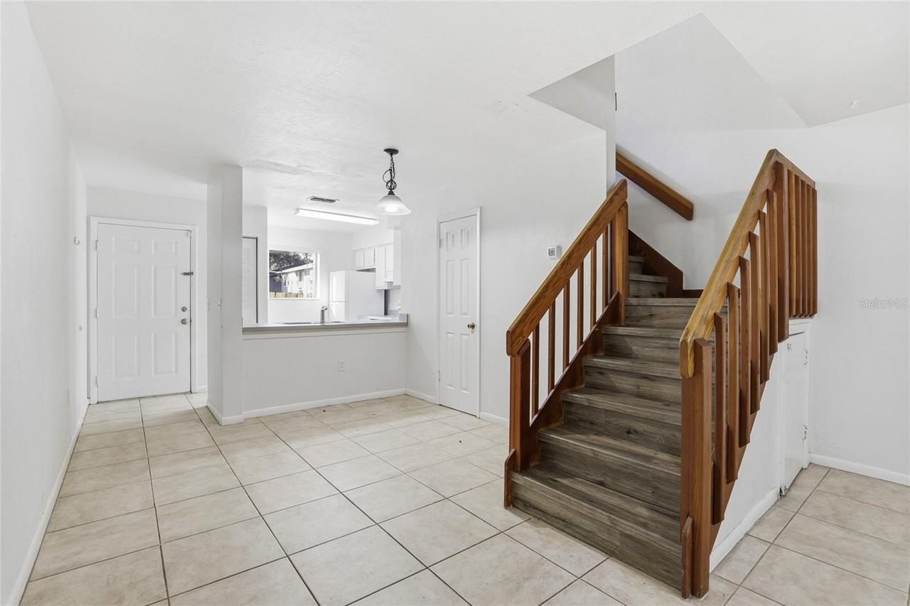 2219 Sw 39th Way - Photo 4 of 17