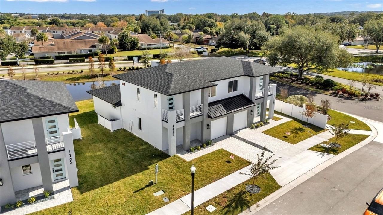 1163 Windjammer Dr - Photo 3 of 39