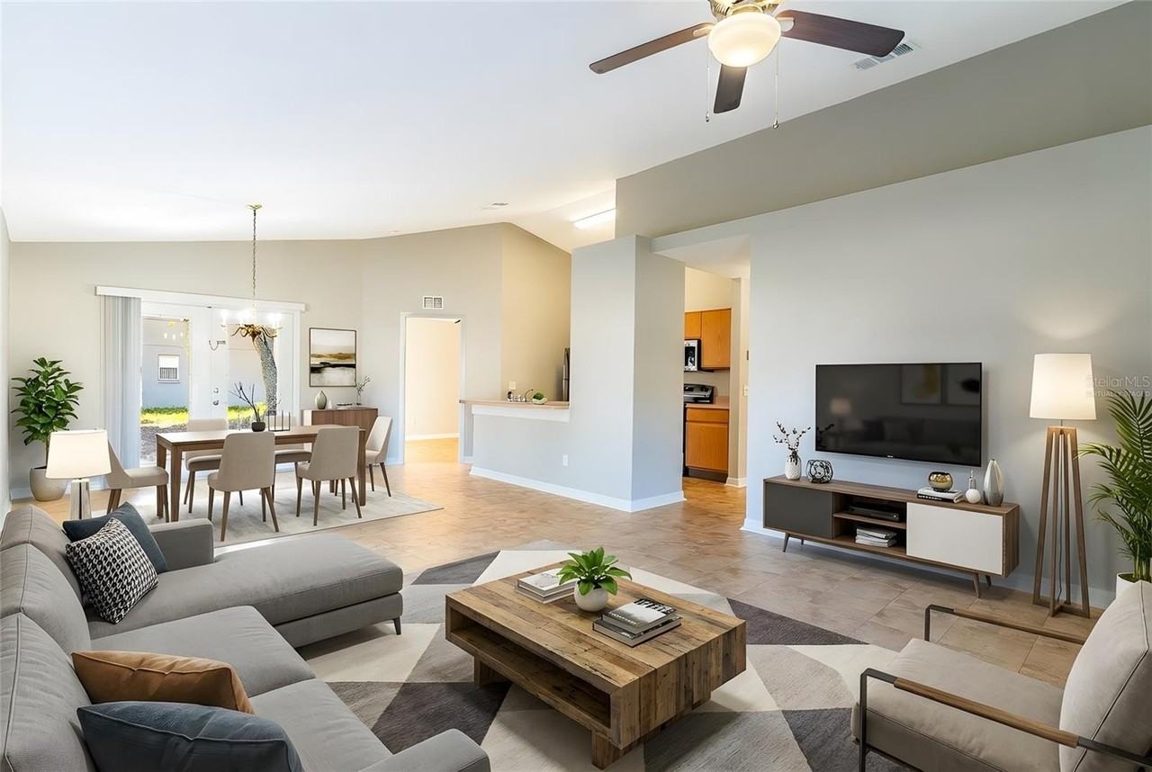 137 Eagle Point Blvd - Photo 2 of 20