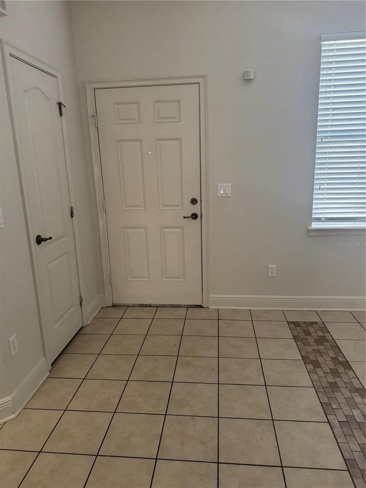 12976 Borland St - Photo 2 of 15