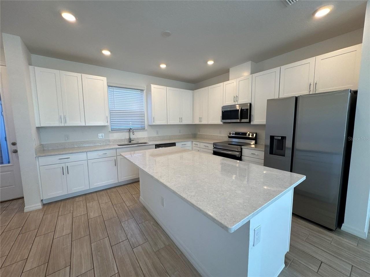 2974 Voyager Ave - Photo 3 of 46