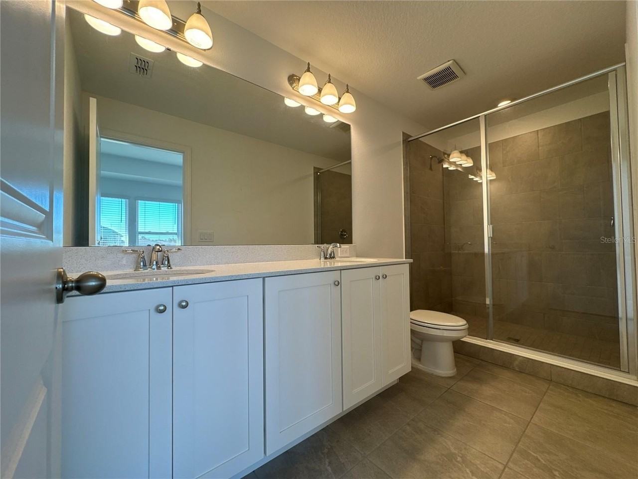 2974 Voyager Ave - Photo 7 of 46