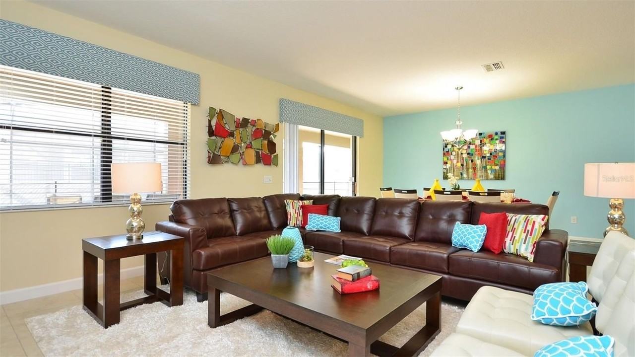 1424 Rolling Fairway Dr - Photo 3 of 50