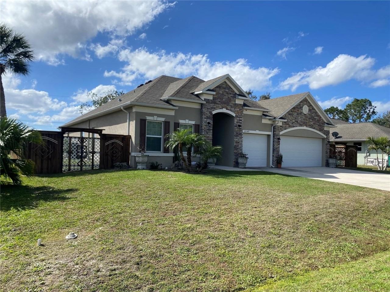 23149 Hammond Ave - Photo 3 of 31