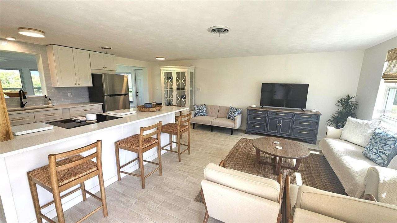 1210 S Maryknoll Rd - Photo 5 of 37