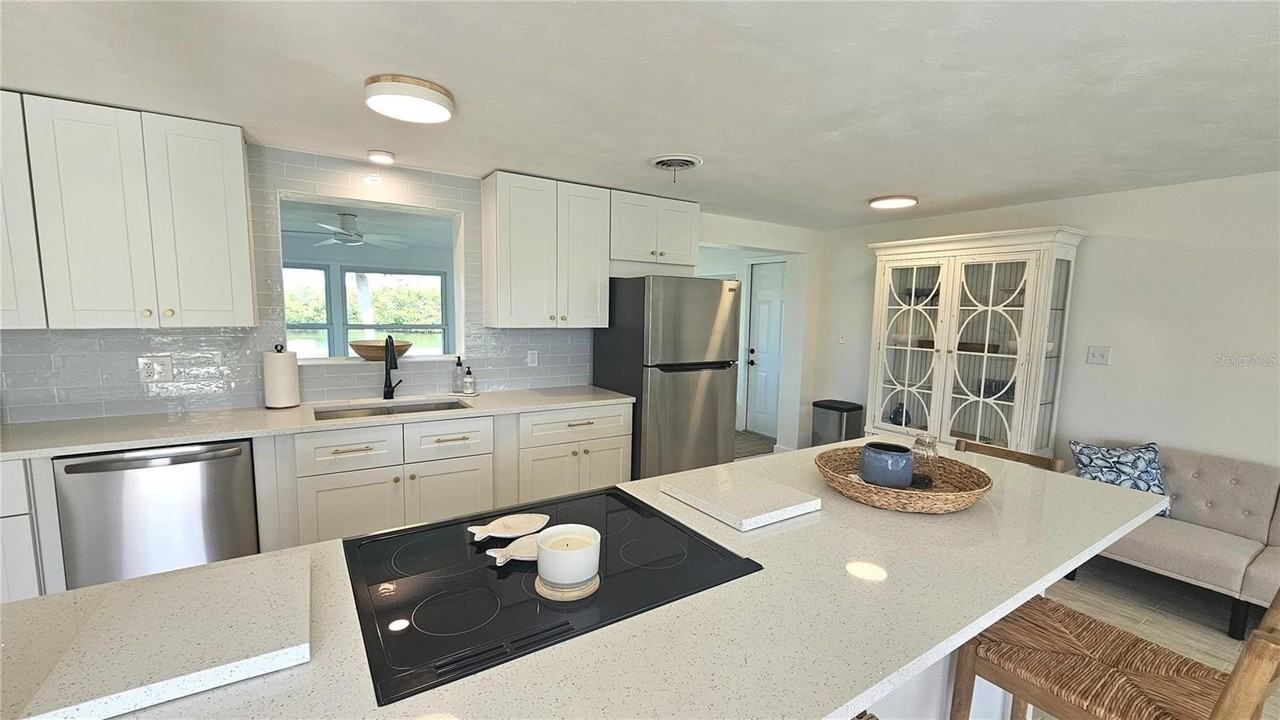 1210 S Maryknoll Rd - Photo 6 of 37