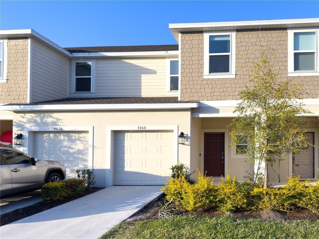 5060 Spangle Dr - Photo 2 of 32