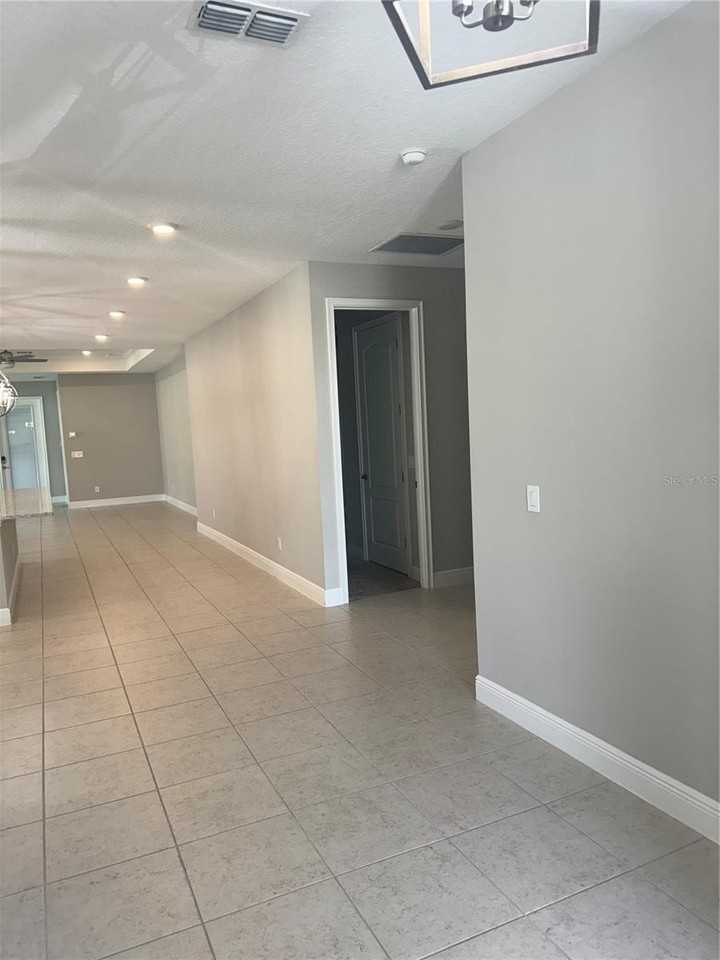 6940 Bridgman St - Photo 5 of 42