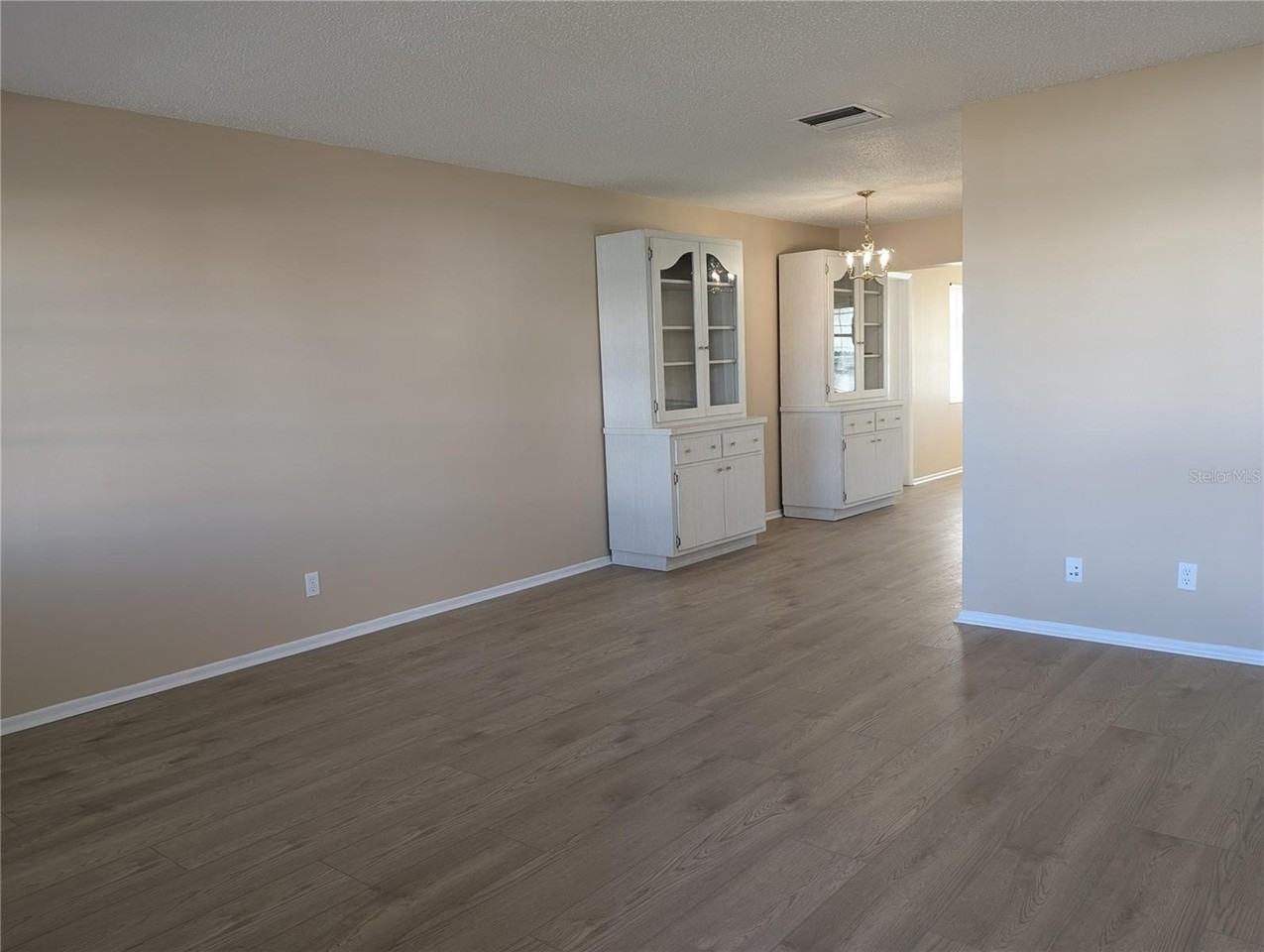 3636 100th Ter N - Photo 5 of 46