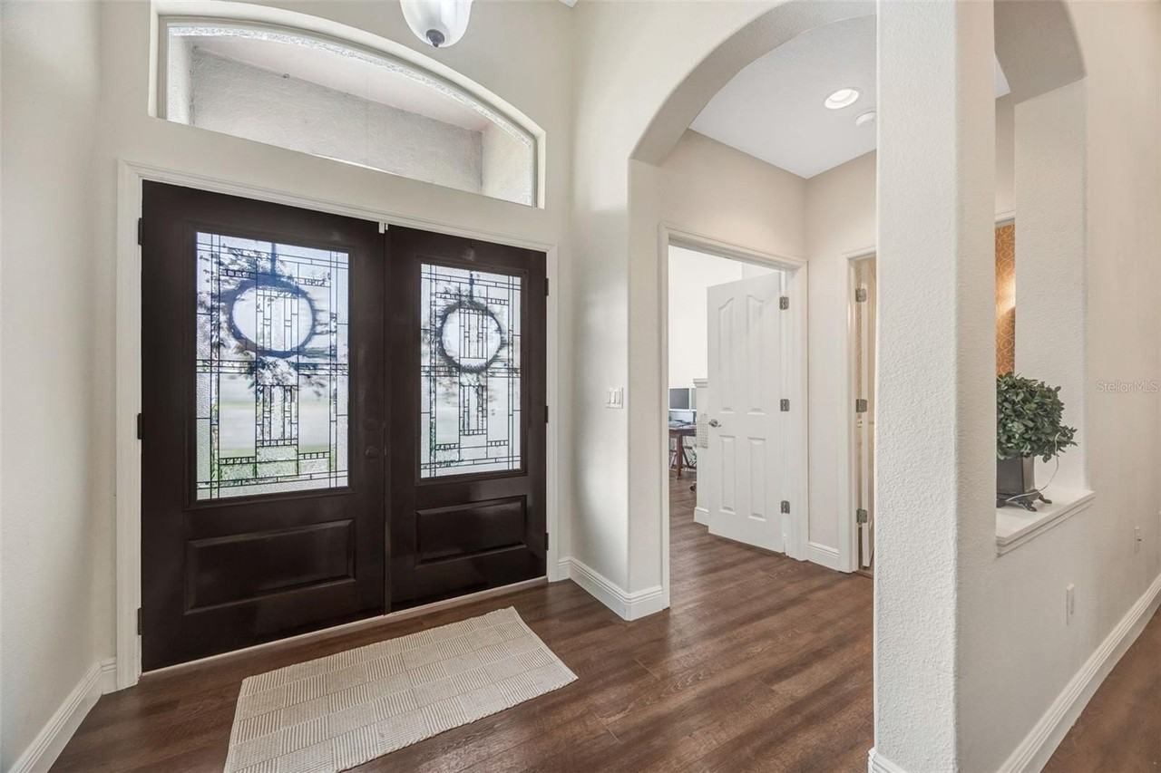 6120 Chene Ct - Photo 4 of 50