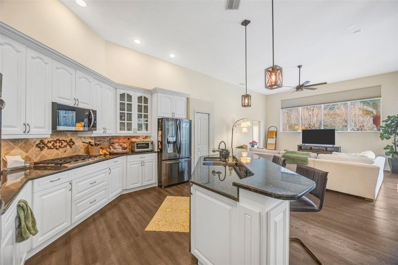 6120 Chene Ct - Photo 6 of 50