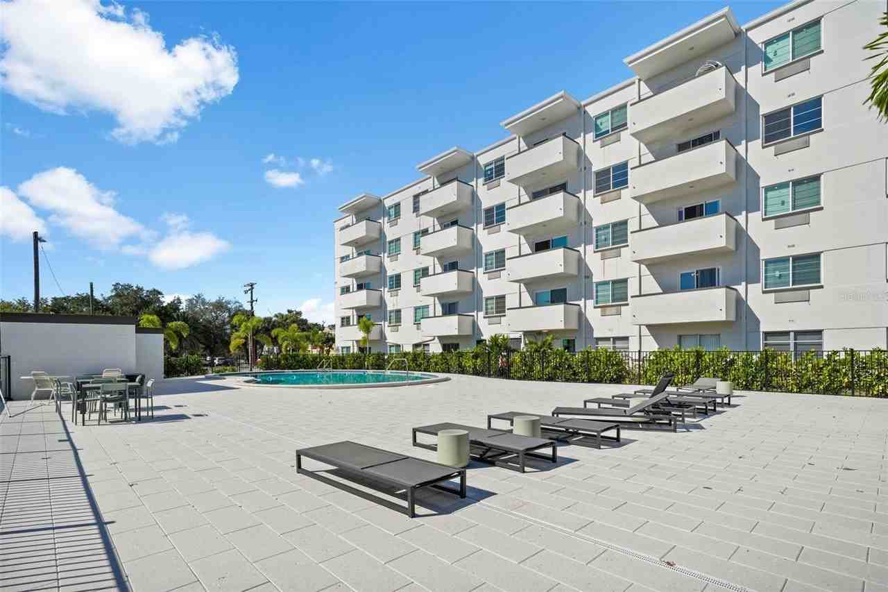 406 S Cedar Ave #408 - Photo 7 of 36