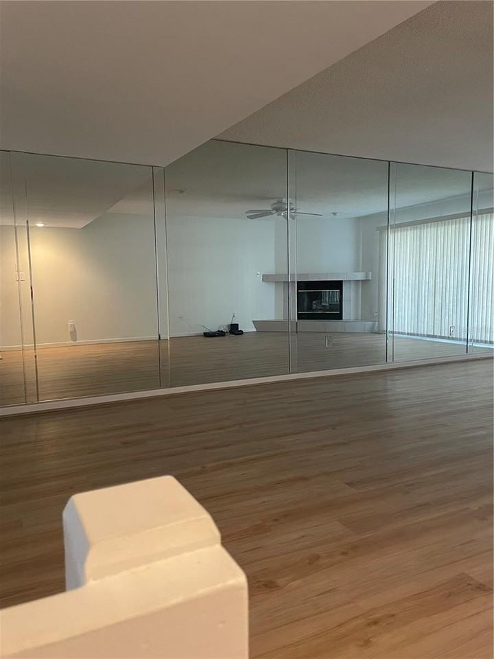 745 Pinellas Bayway S #105 - Photo 4 of 30