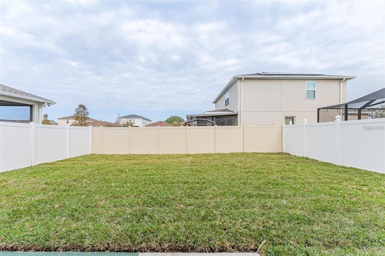 10405 Laguna Plains Dr - Photo 3 of 6