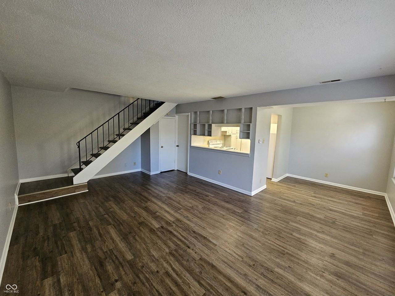 3266 Lupine Dr - Photo 2 of 14