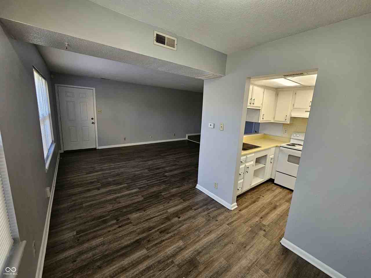 3266 Lupine Dr - Photo 5 of 14