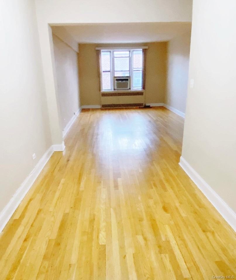 10420 68th Dr - Photo 2 of 10