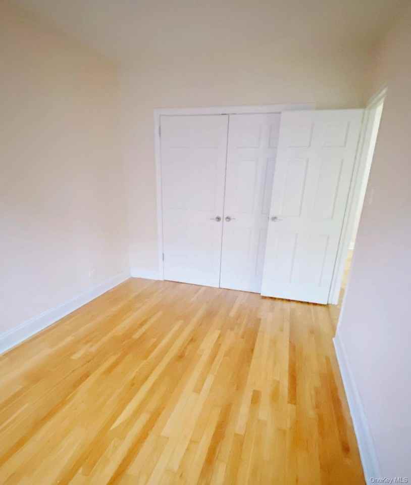 10420 68th Dr - Photo 6 of 10