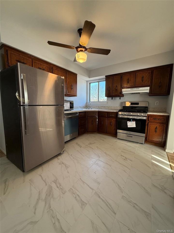 227 N Walnut St - Photo 2 of 18