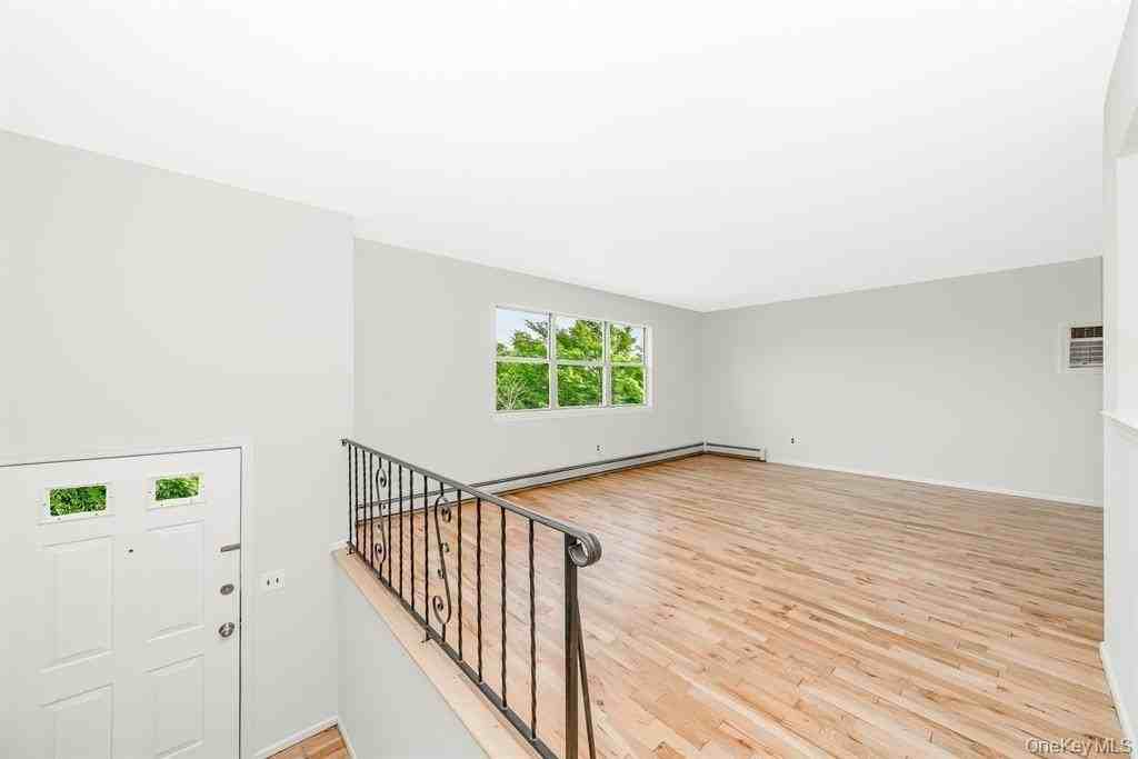 227 N Walnut St - Photo 4 of 18