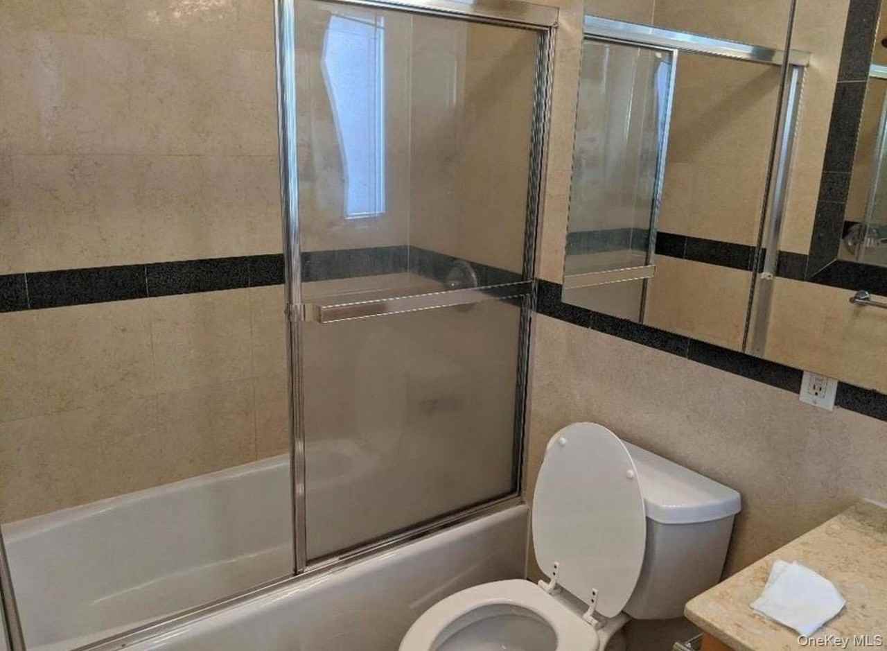 15001 Northern Blvd - Photo 7 of 8